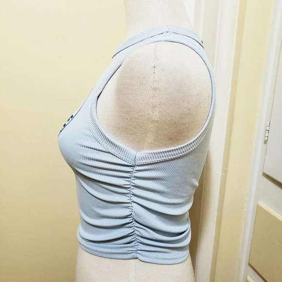 Pretty Little Things Crop Top NWT Light Blue Size 6 US - Picture 3 of 4